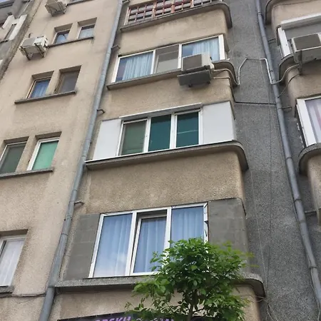Апартамент Каравелов *